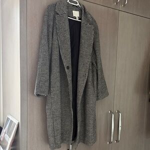 Houndstooth Long Women's Coat - Black & White
